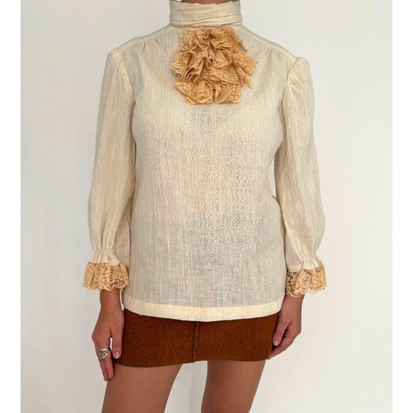 Vintage Tops - 60s vintage beige boho ruffled lace jabot collar peasant sleeves linen blouse